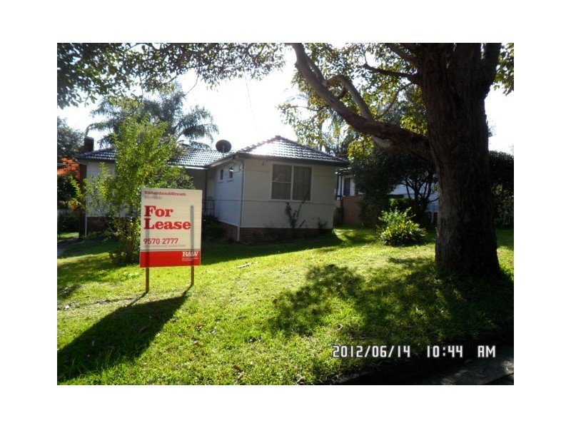 52 Lawrence Street, Peakhurst NSW 2210