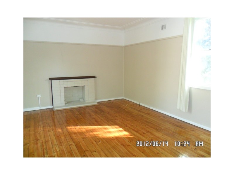 52 Lawrence Street, Peakhurst NSW 2210