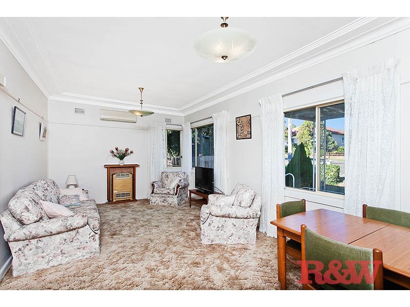 4 Junction St, Mortdale NSW 2223