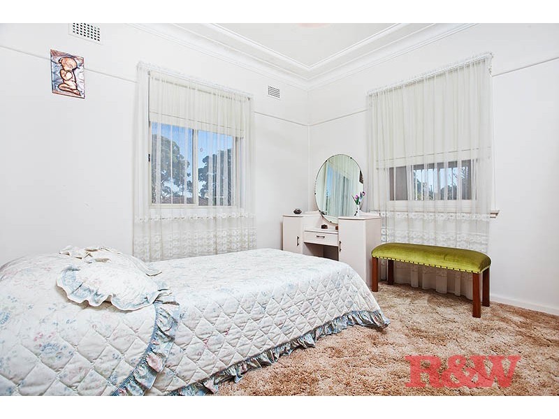 4 Junction St, Mortdale NSW 2223