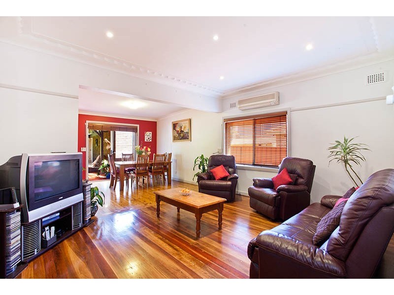 24 Earls Avenue, Riverwood NSW 2210