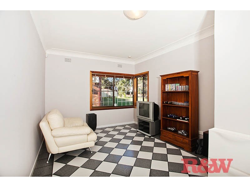 5 Dunlop St, Roselands NSW 2196