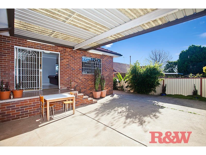 5 Dunlop St, Roselands NSW 2196