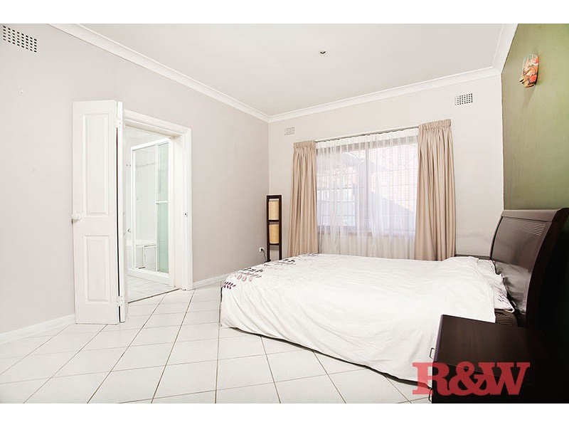 5 Dunlop St, Roselands NSW 2196