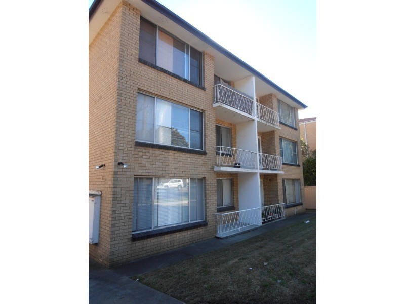 2/8 Martin Place, Mortdale NSW 2223