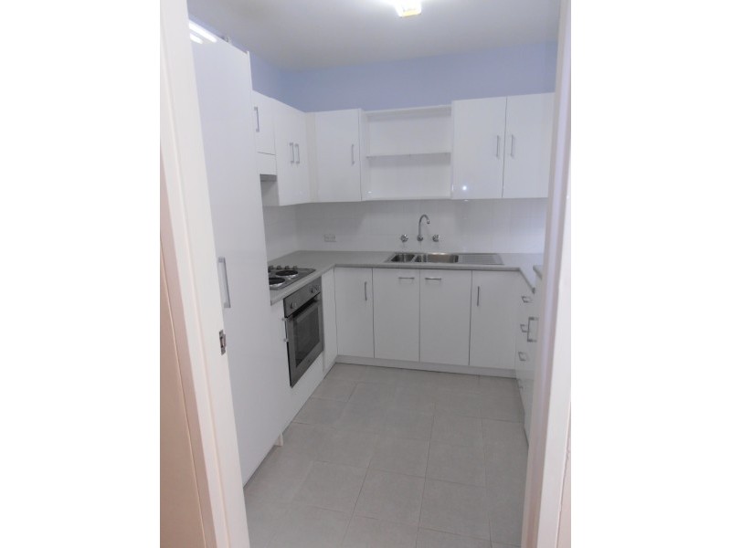 2/8 Martin Place, Mortdale NSW 2223