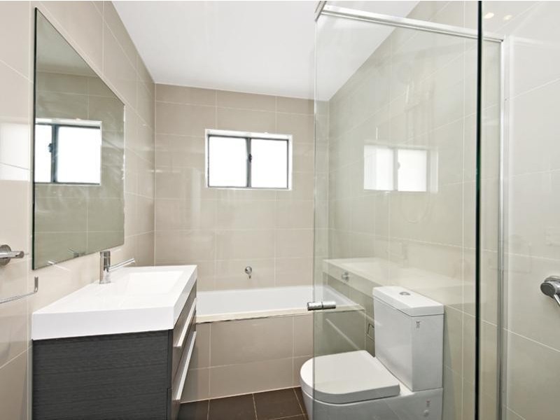 2 Bottlebrush Ave, Lugarno NSW 2210