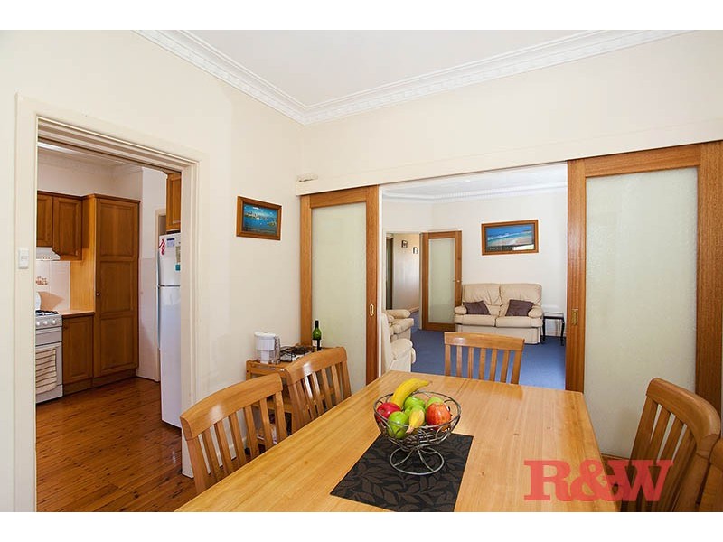 9 Barnards Ave, Hurstville NSW 2220