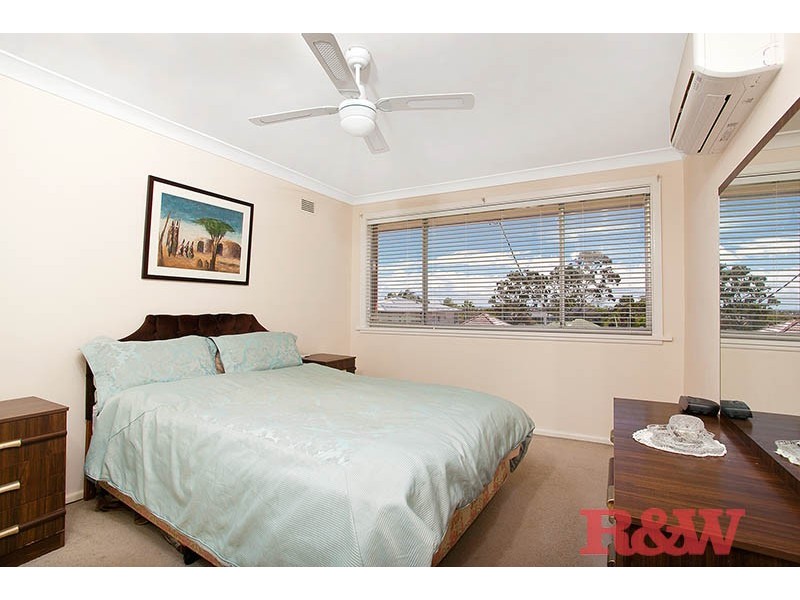 9 Barnards Ave, Hurstville NSW 2220