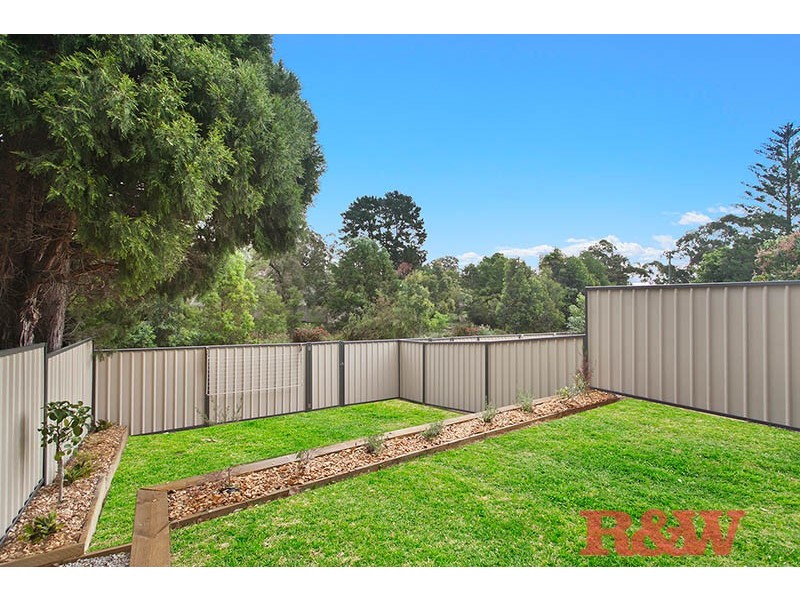 31 Hugh Avenue, Peakhurst NSW 2210