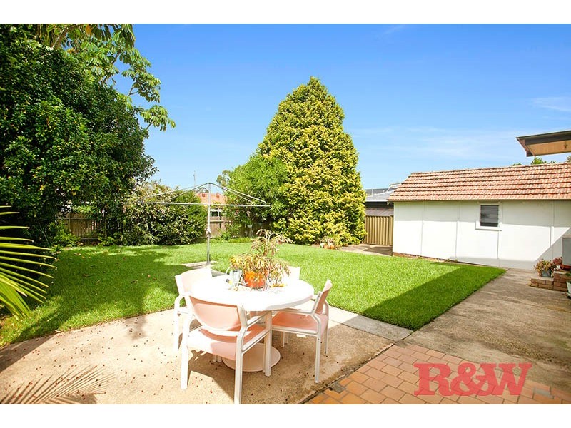 2 Treloar Avenue, Mortdale NSW 2223