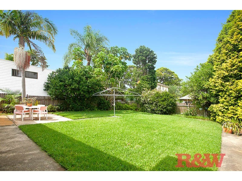 2 Treloar Avenue, Mortdale NSW 2223