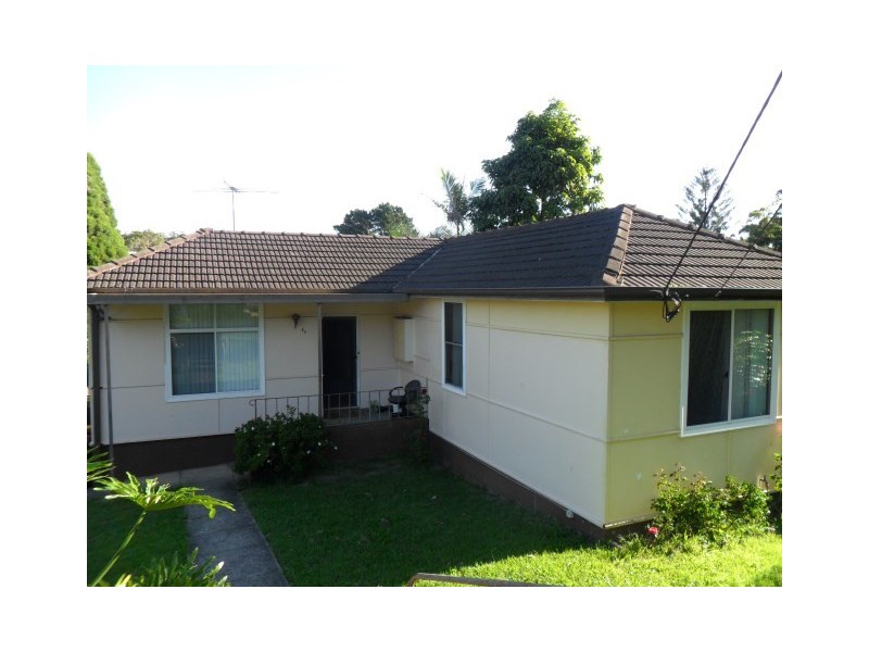 31 Hugh Avenue, Peakhurst NSW 2210