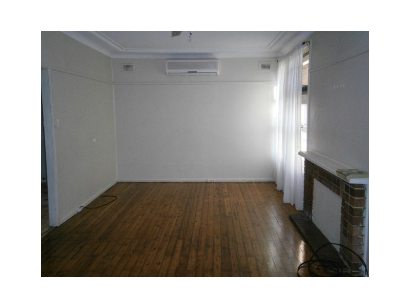 6 Lawrence Street, Peakhurst NSW 2210