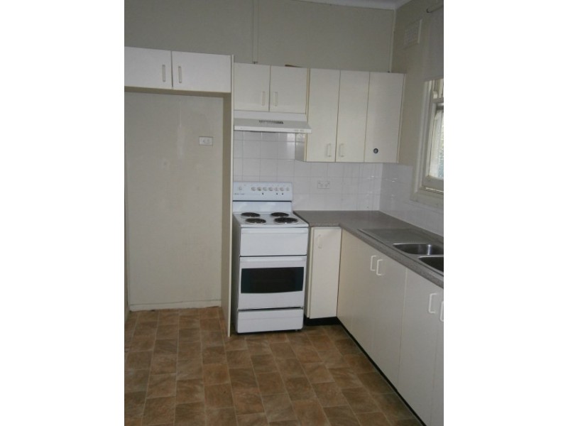 6 Lawrence Street, Peakhurst NSW 2210