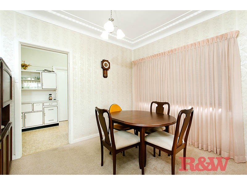 11 Beaconsfield Road, Mortdale NSW 2223