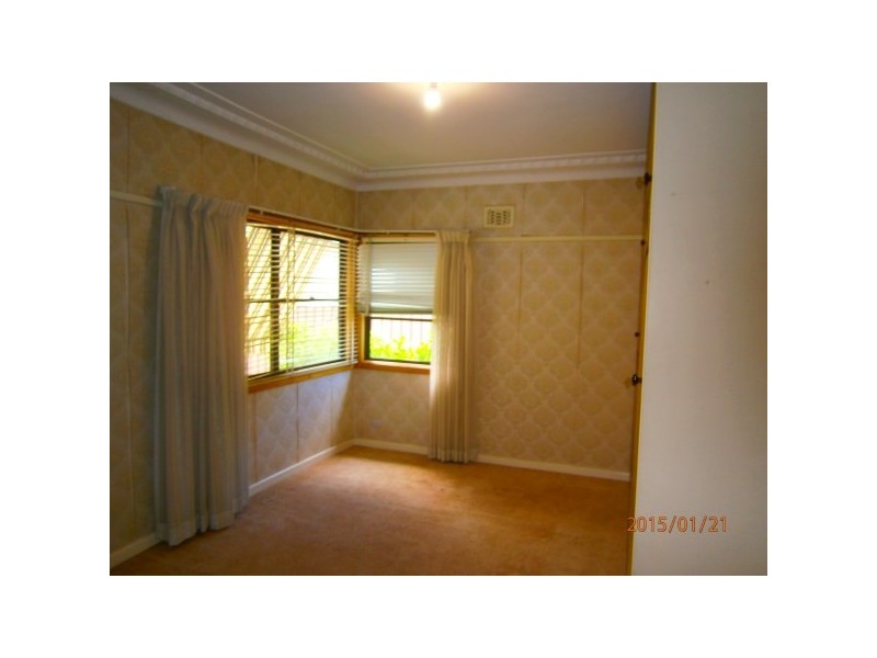 11 Beaconsfield Road, Mortdale NSW 2223