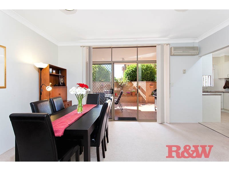 2/5-7 Macquarie Place, Mortdale NSW 2223