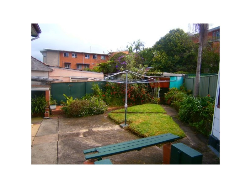 2 Neilson Avenue, Peakhurst NSW 2210