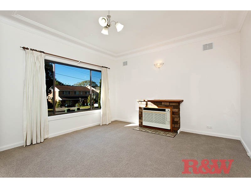 49 Orana Crescent, Peakhurst Heights NSW 2210