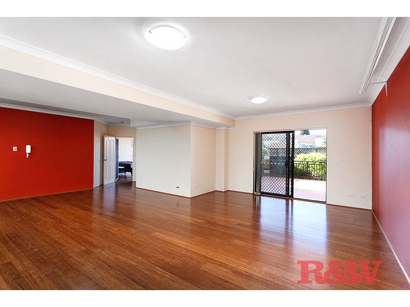 2/56 Pitt Street, Mortdale NSW 2223