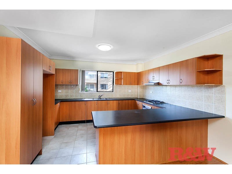 2/56 Pitt Street, Mortdale NSW 2223