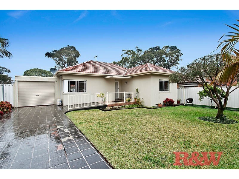 13 Park Street, Peakhurst NSW 2210