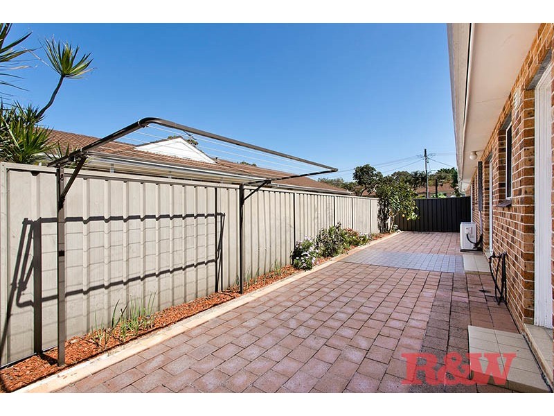 2/98 Arcadia Street, Penshurst NSW 2222
