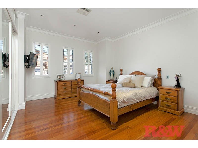 42 Gover Street, Peakhurst NSW 2210