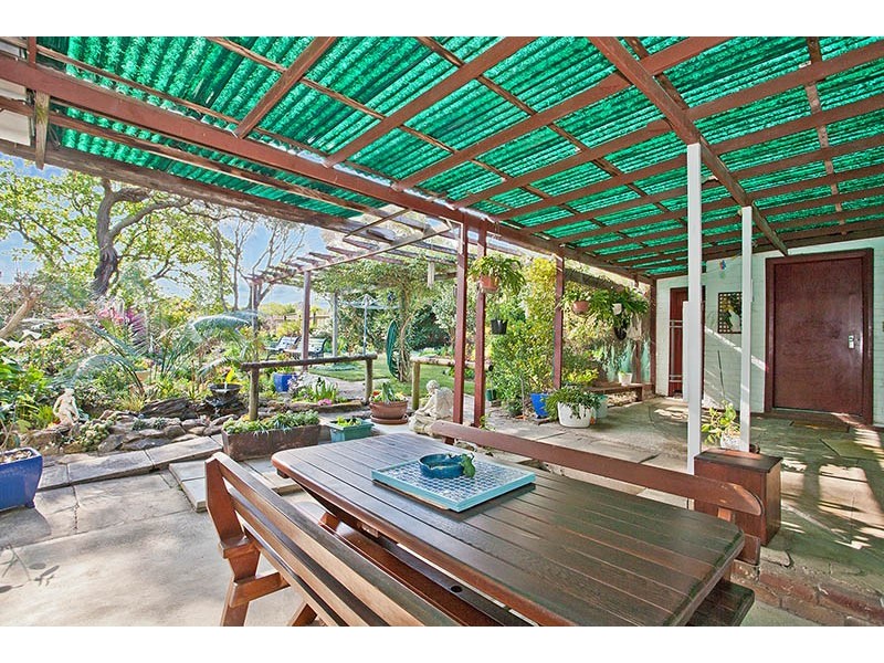 11 Wattle Street, Peakhurst NSW 2210