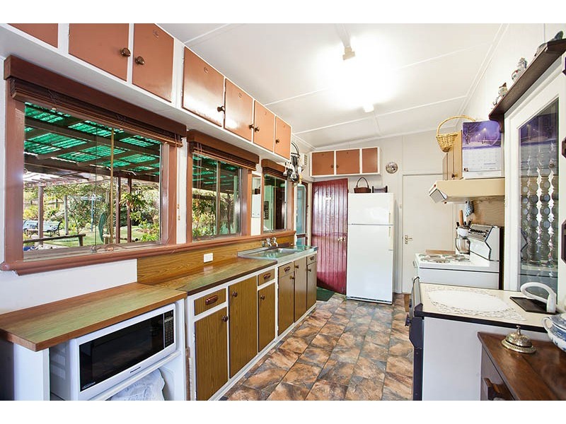 11 Wattle Street, Peakhurst NSW 2210