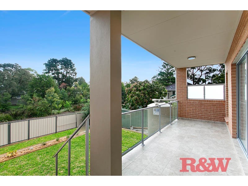 31A Hugh Ave, Peakhurst NSW 2210