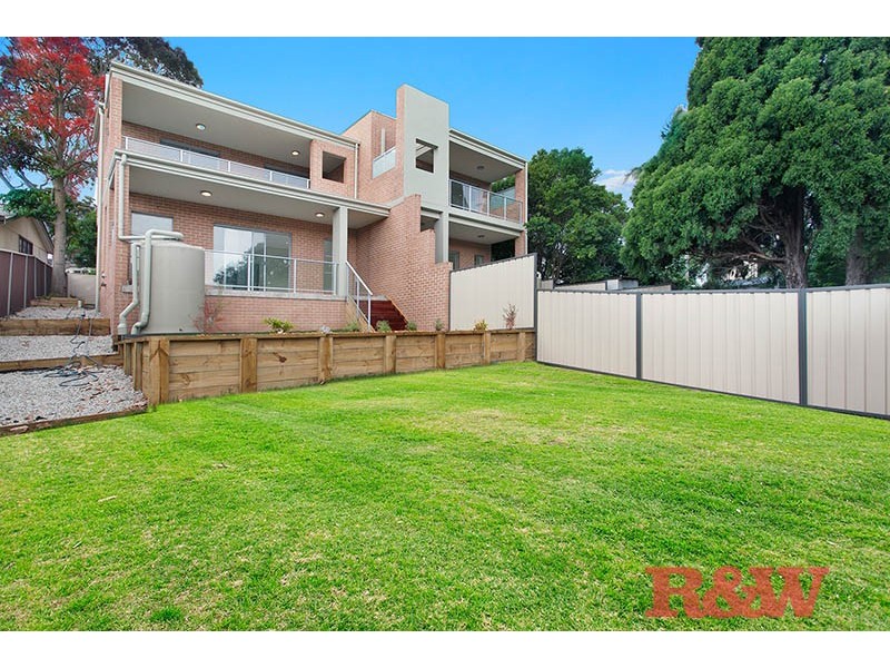 31A Hugh Ave, Peakhurst NSW 2210