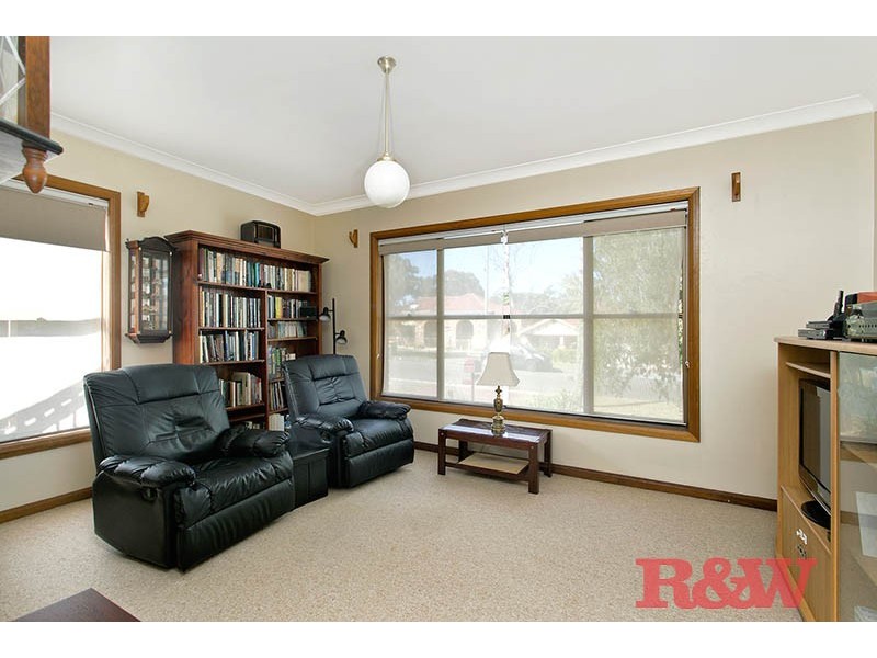 4 Barwon Rd, Mortdale NSW 2223