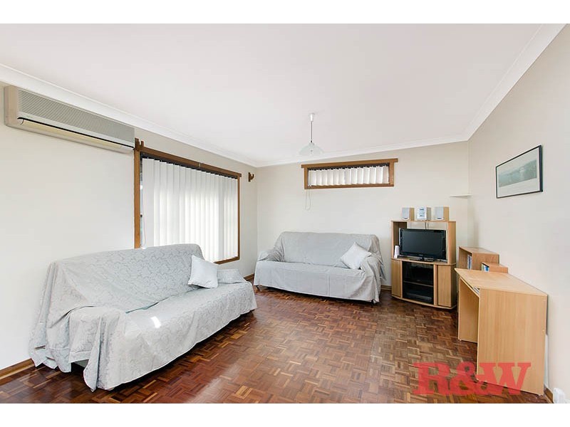 4 Barwon Rd, Mortdale NSW 2223