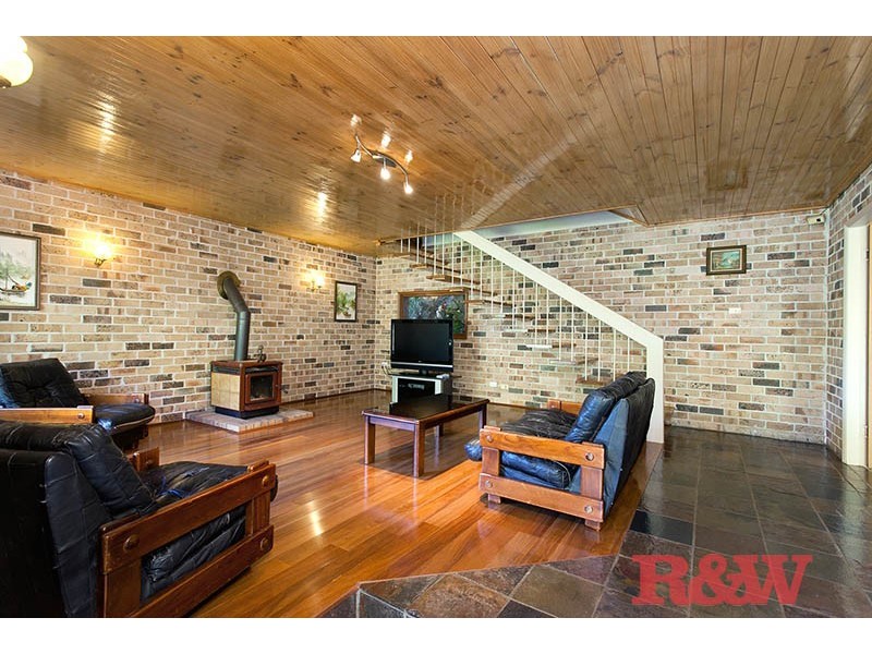 8 Jinna Road, Peakhurst Heights NSW 2210