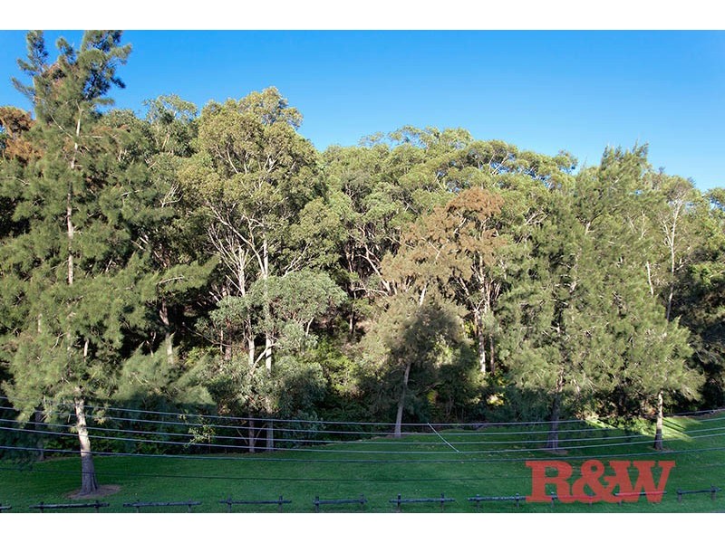 8 Jinna Road, Peakhurst Heights NSW 2210