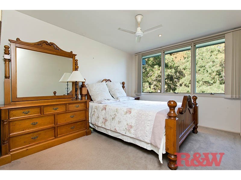 8 Jinna Road, Peakhurst Heights NSW 2210