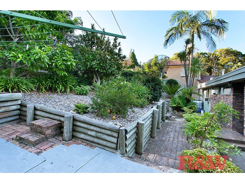 8 Jinna Road, Peakhurst Heights NSW 2210