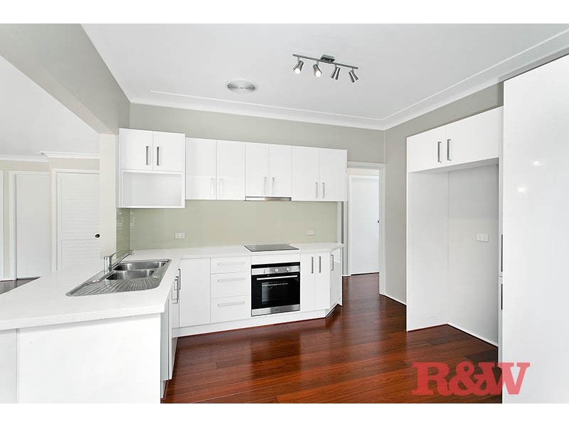 5 Todd Crescent, Peakhurst NSW 2210