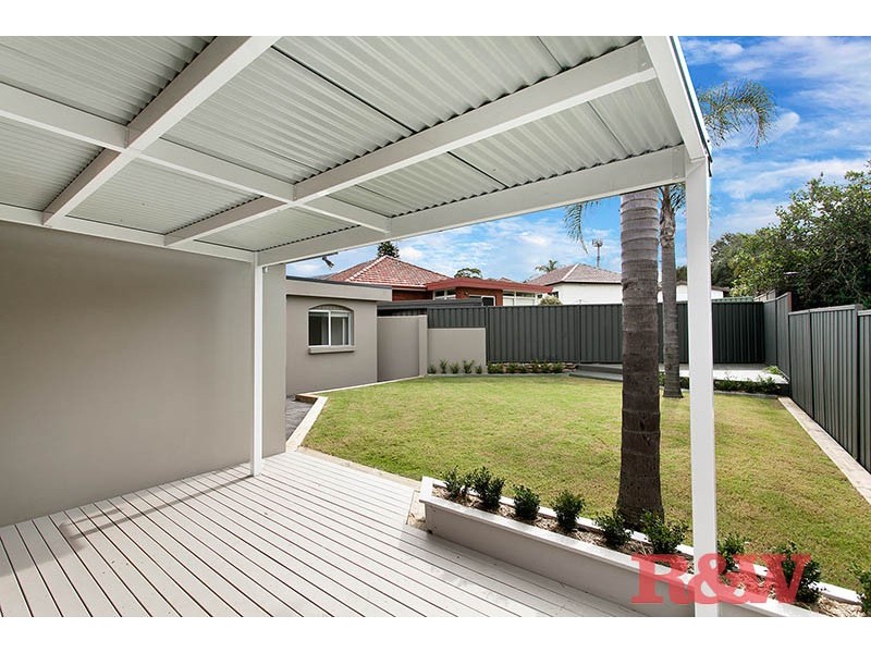 5 Todd Crescent, Peakhurst NSW 2210