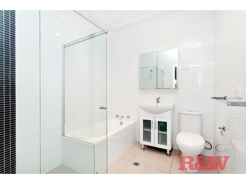 5 Todd Crescent, Peakhurst NSW 2210