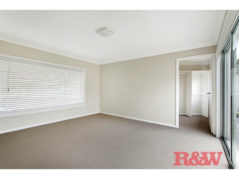 5 Todd Crescent, Peakhurst NSW 2210