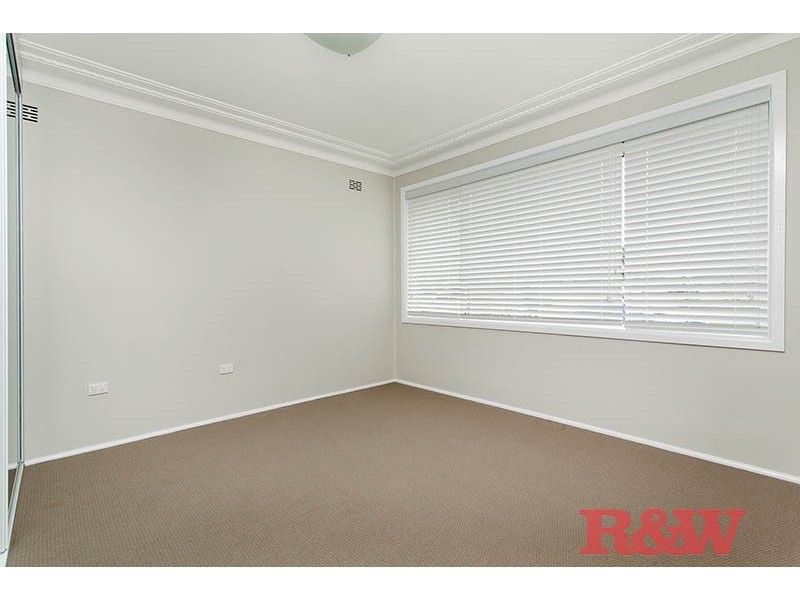 5 Todd Crescent, Peakhurst NSW 2210