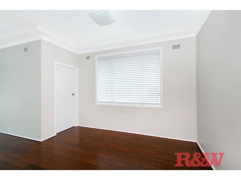 5 Todd Crescent, Peakhurst NSW 2210