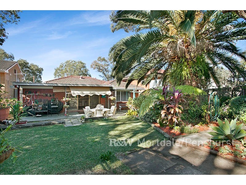 8 Bayview Road, Peakhurst Heights NSW 2210