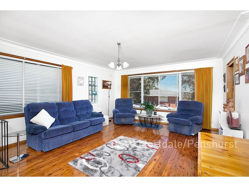 8 Bayview Road, Peakhurst Heights NSW 2210