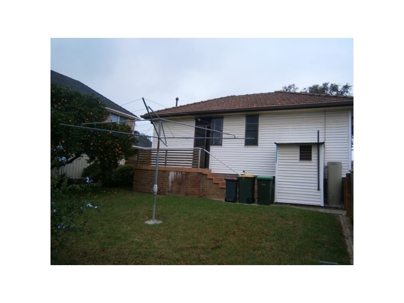 20 Peake Pde, Peakhurst NSW 2210