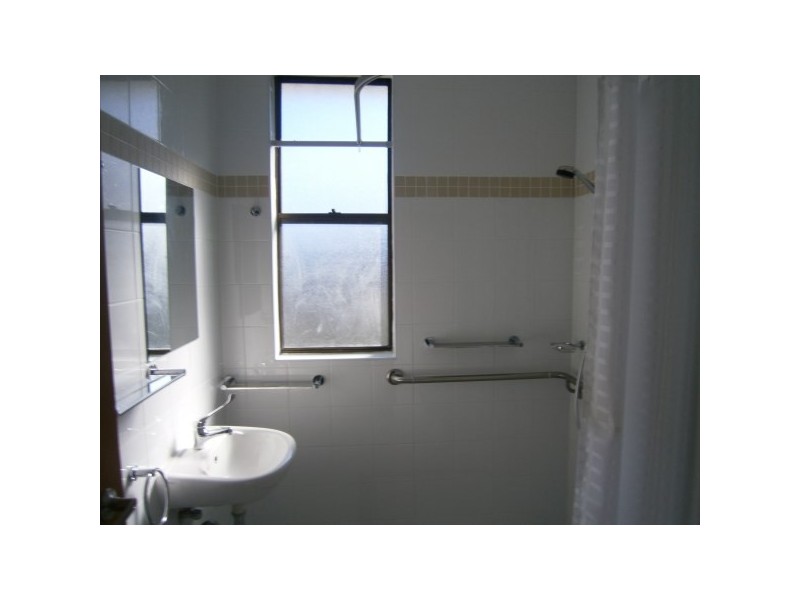 20 Peake Pde, Peakhurst NSW 2210