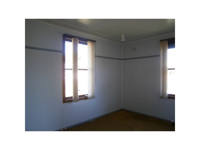 20 Peake Pde, Peakhurst NSW 2210